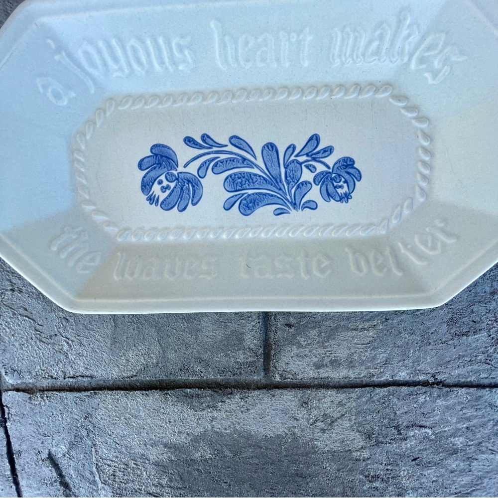 Pfaltzgraff Bread Tray Blue Floral Yorktowne Stoneware Dining Kitchen Grandma - Picture 4 of 7